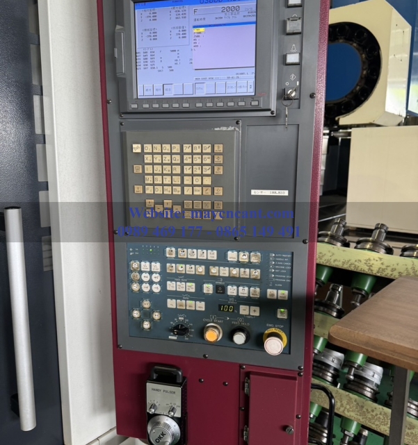 MÁY PHAY CNC OKK VM7III FANUC-180iS-MB Date 2007