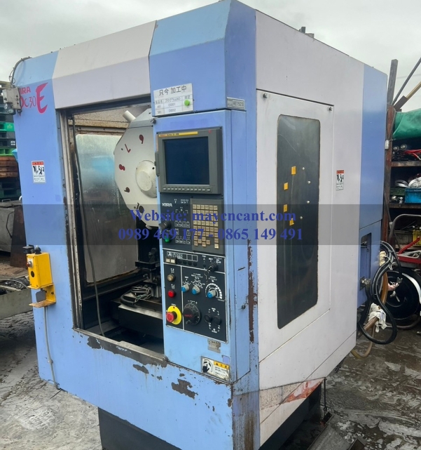 MÁY PHAY CNC KIRA PC 30E 21I MB  DATE 2004