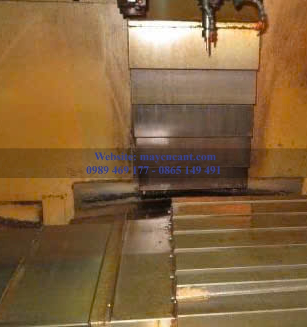 MÁY PHAY CNC OKK VM4II  Date 2000