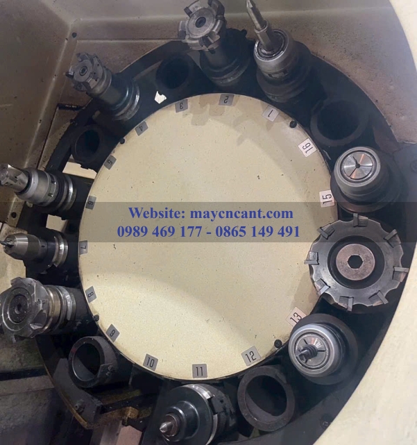 MÁY PHAY OKUMA HOWA MILLAC 438V OSP U10  DATE 2001
