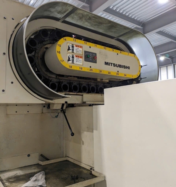 MÁY PHAY CNC MITSUBITSHI M-V70D  FANUC-18M  