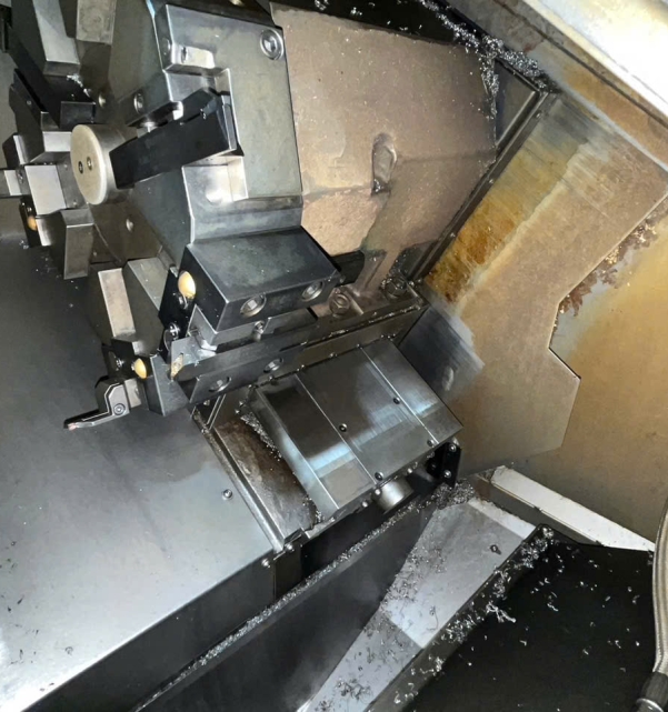MÁY TỆN CNC TAKAMAZ X15 FANUC 21TB  HÀNG SỐ LƯỢNG 