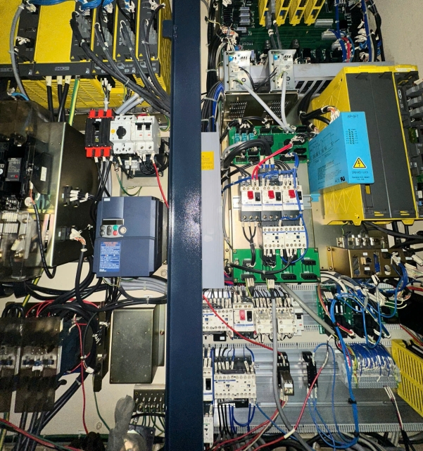 MÁY  PHAY  CNC  MORI SEIKI NV4000 DCG FANUC 18IM
