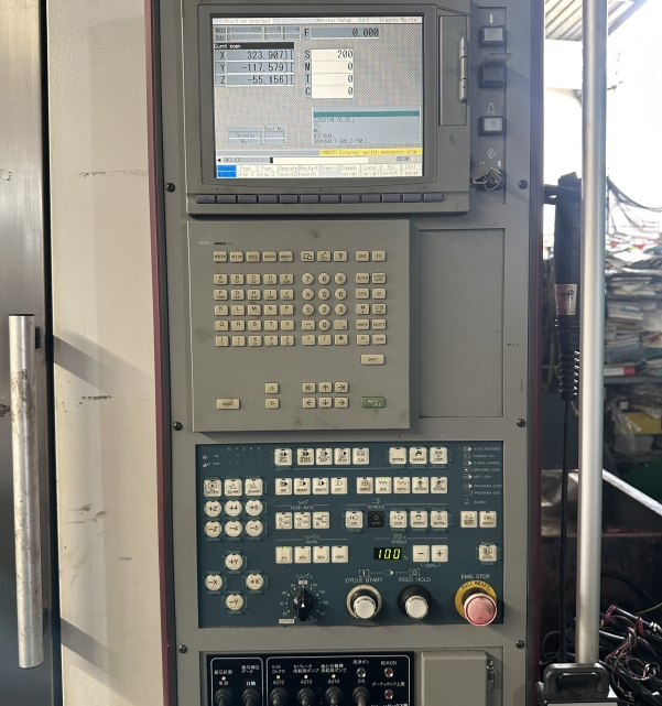 MÁY PHAY CNC OKK PV400  MELDAS 635 DATE 2002